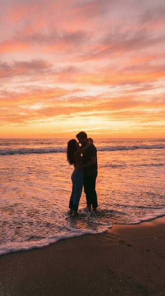 《海边的约定》高清爱情视频海报